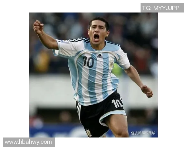 十月十二日：那些与足球相关的生日传奇与历史瞬间