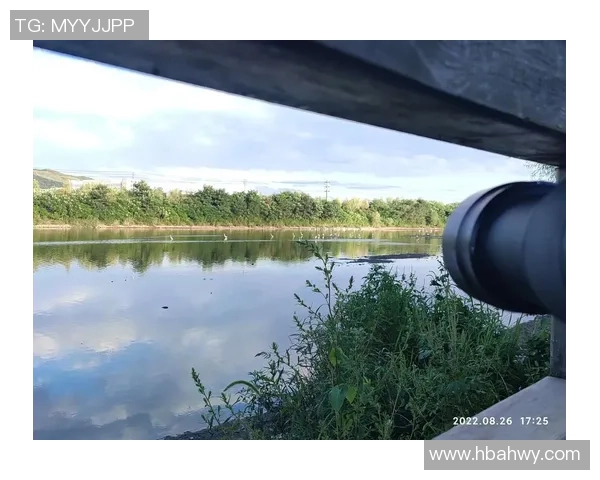 足球巨星钓鱼放松瞬间 享受悠闲时光与大自然亲密接触