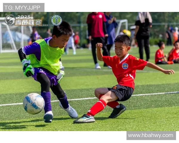 足球明星转身技巧全解析 如何提升球场上的灵活性与突破能力